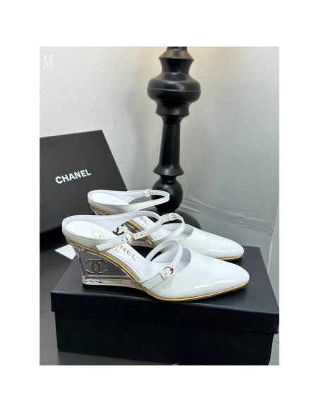 Chanel Slippers 027,Chanel Slippers,Slides Slippers,More Brands