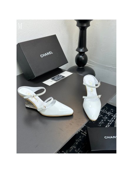 Chanel Slippers 027,Chanel Slippers,Slides Slippers,More Brands