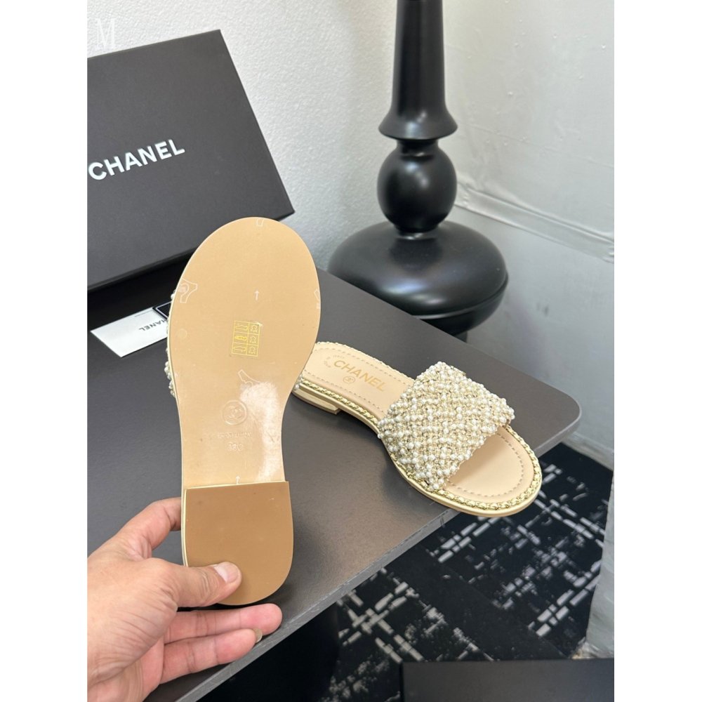 Chanel Slippers 036,Chanel Slippers,Slides Slippers,More Brands