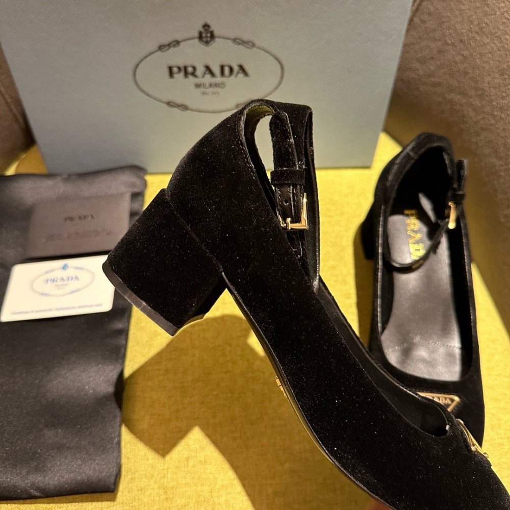 Cheap Reps Prada Pumps 35mm in Black Velvet