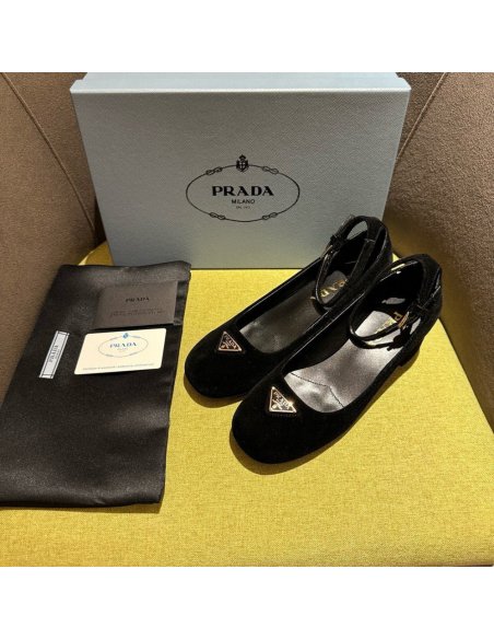 Cheap Reps Prada Pumps 35mm in Black Velvet