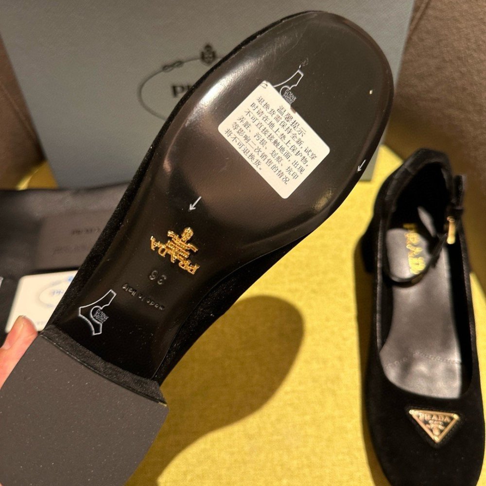 Cheap Reps Prada Pumps 35mm in Black Velvet