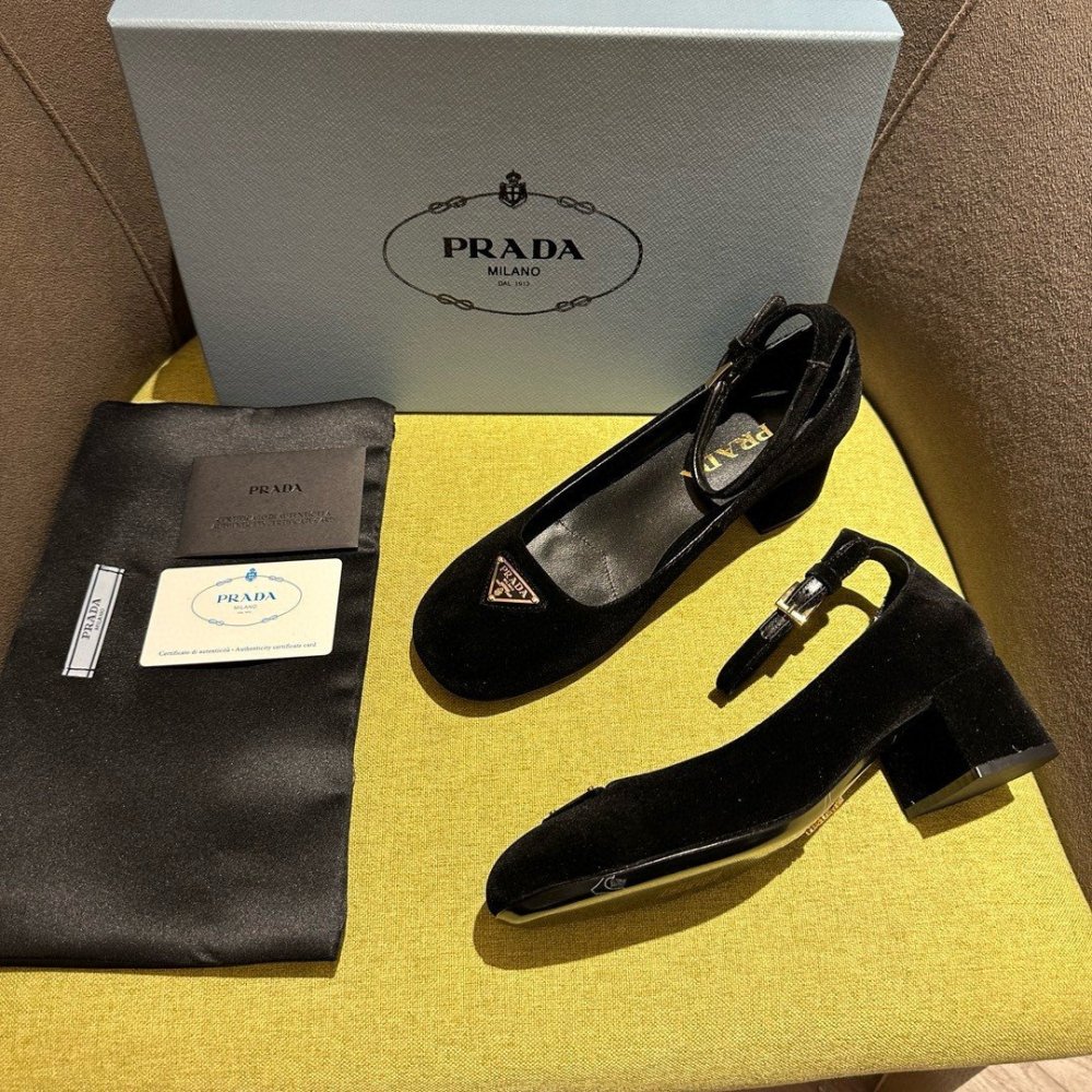 Cheap Reps Prada Pumps 35mm in Black Velvet