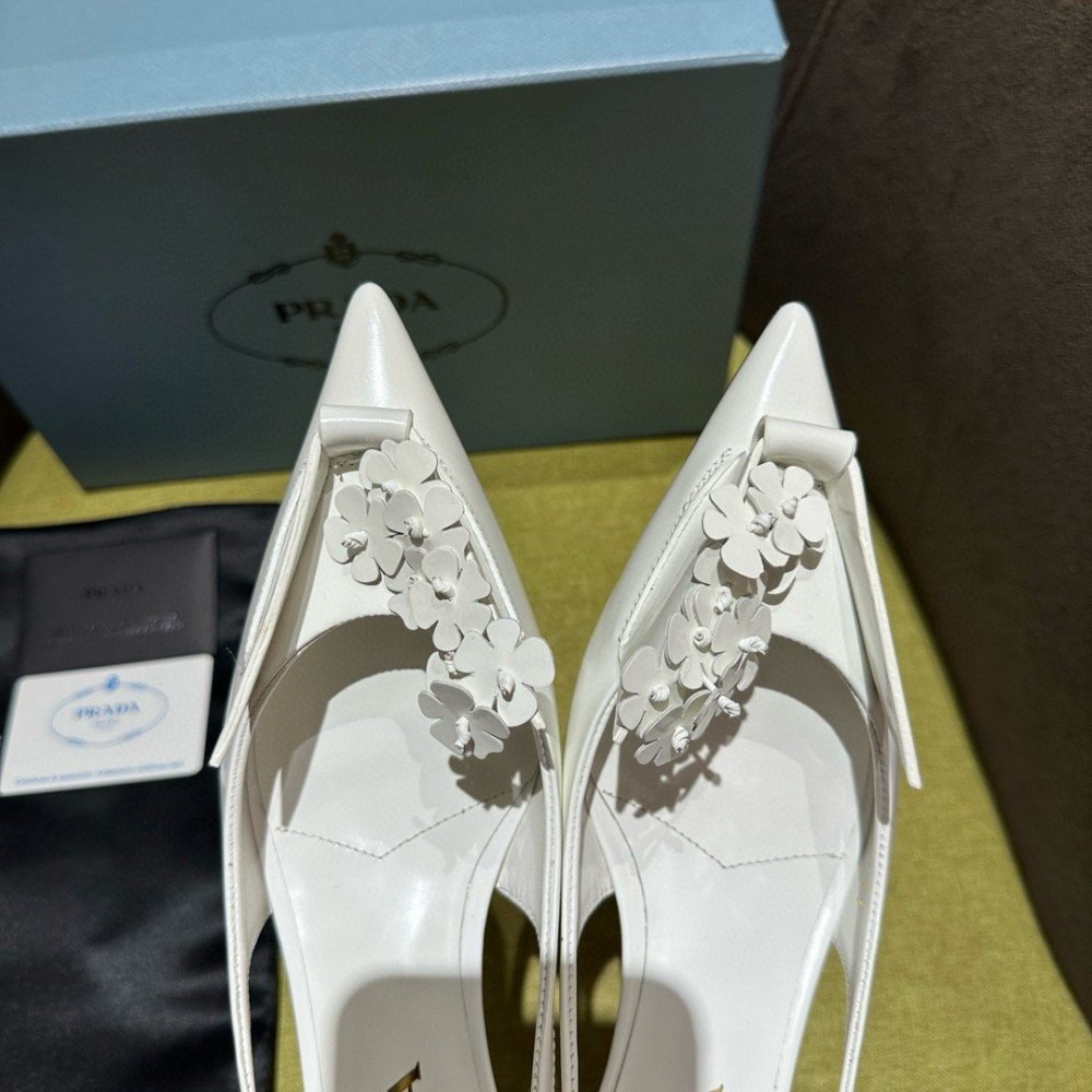 Cheap Reps Prada Pumps 45mm in White Leather with Floral Appliques