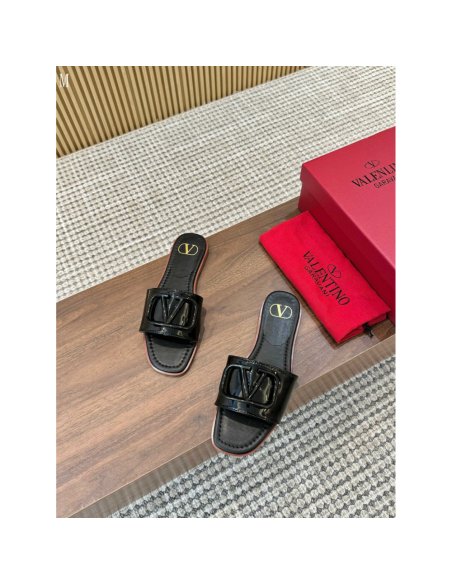 Valentino slippers 108,Valentino Slippers,Slides Slippers,More Brands