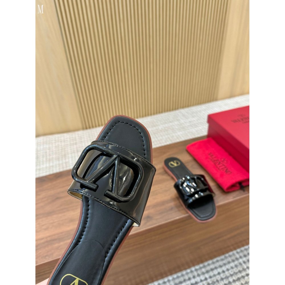 Valentino slippers 108,Valentino Slippers,Slides Slippers,More Brands