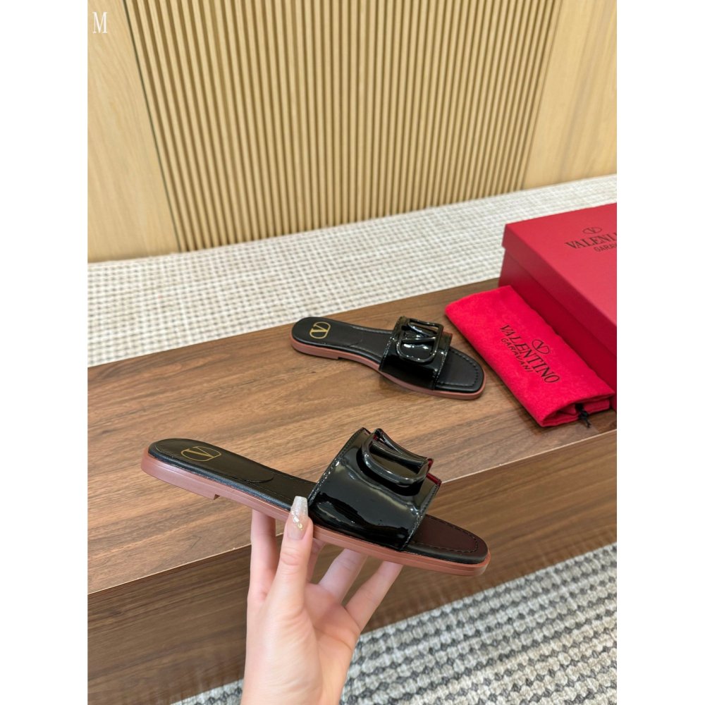 Valentino slippers 108,Valentino Slippers,Slides Slippers,More Brands