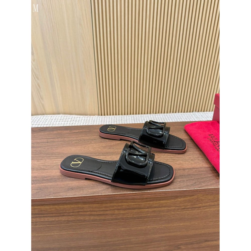 Valentino slippers 108,Valentino Slippers,Slides Slippers,More Brands