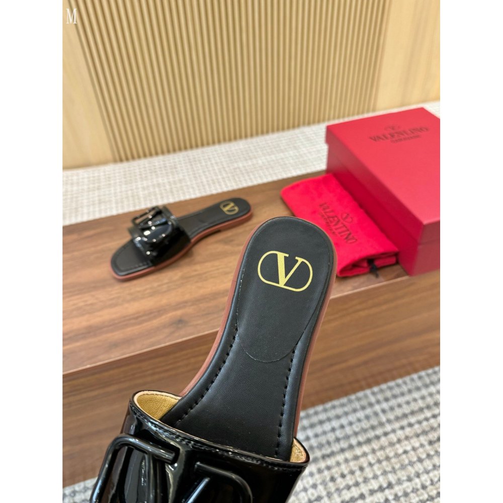 Valentino slippers 108,Valentino Slippers,Slides Slippers,More Brands