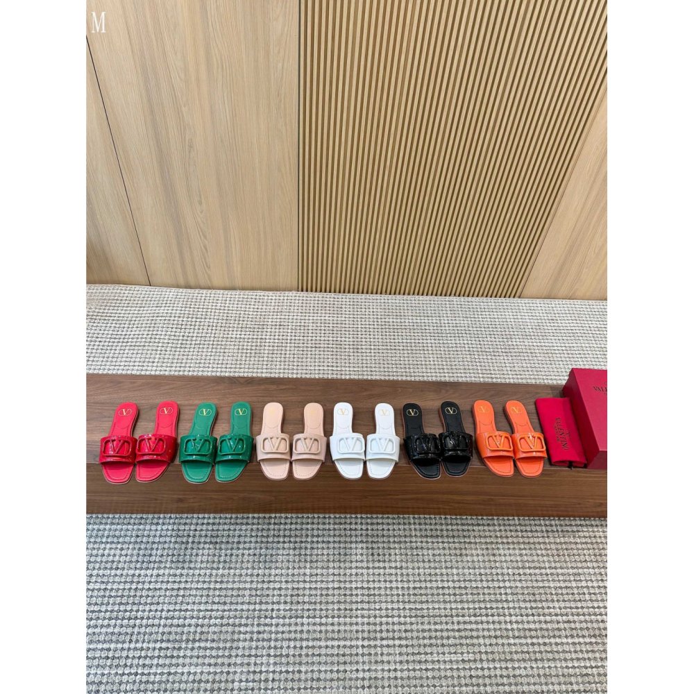 Valentino slippers 108,Valentino Slippers,Slides Slippers,More Brands