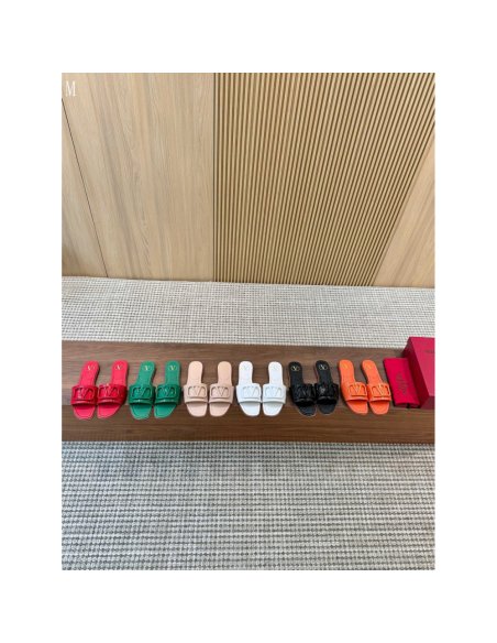 Valentino slippers 108,Valentino Slippers,Slides Slippers,More Brands