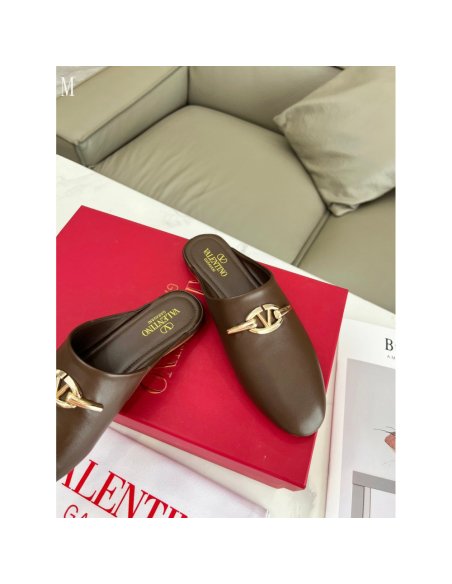 Valentino slippers 131,Valentino Slippers,Slides Slippers,More Brands