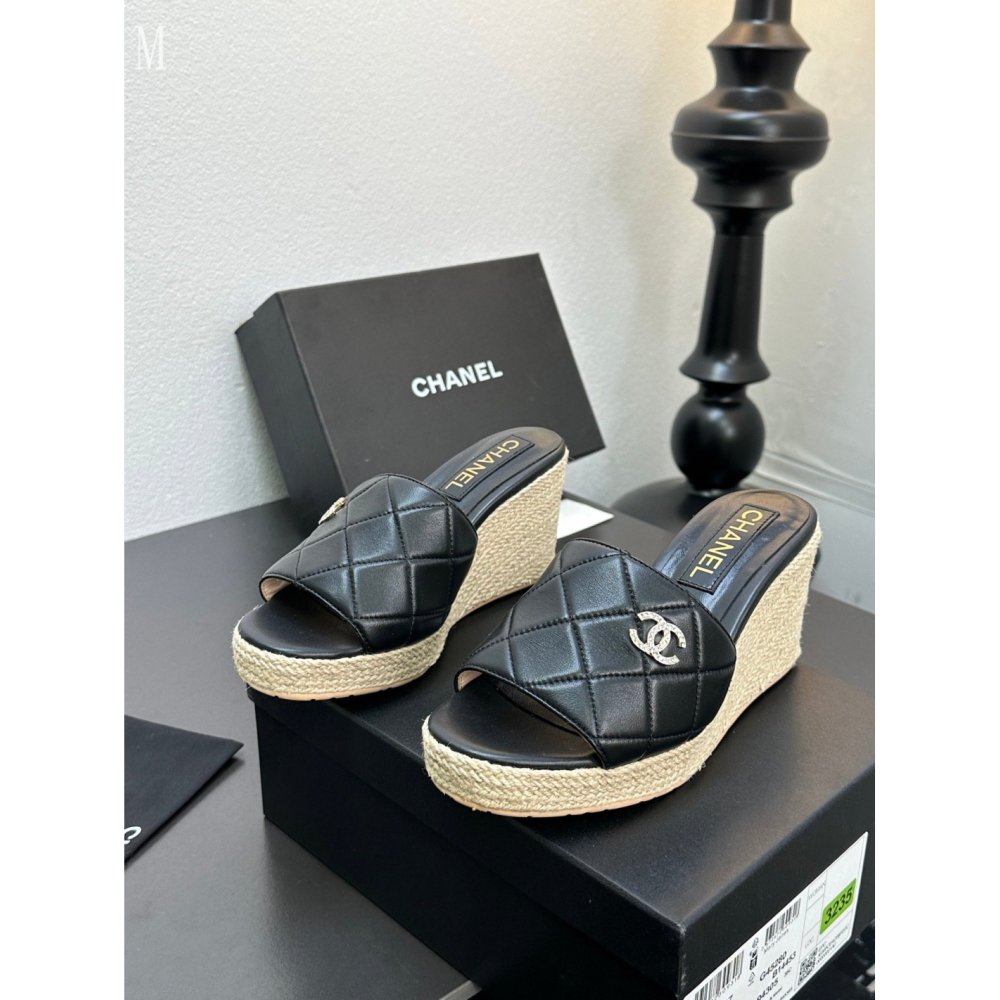 Chanel Slippers 044,Chanel Slippers,Slides Slippers,More Brands