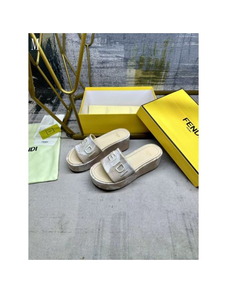 Fendi Slippers 045,Fendi Slippers,Slides Slippers,More Brands