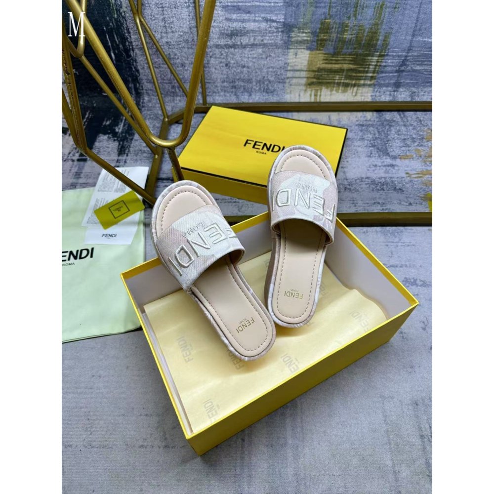 Fendi Slippers 045,Fendi Slippers,Slides Slippers,More Brands