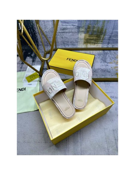 Fendi Slippers 045,Fendi Slippers,Slides Slippers,More Brands