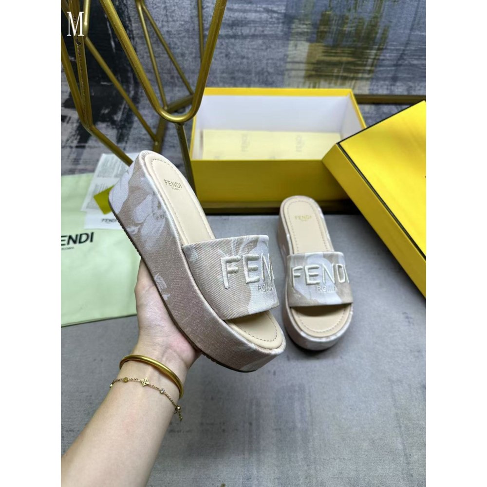Fendi Slippers 045,Fendi Slippers,Slides Slippers,More Brands
