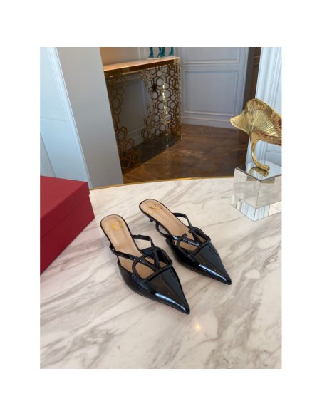 Valentino slippers 004,Valentino Slippers,Slides Slippers,More Brands