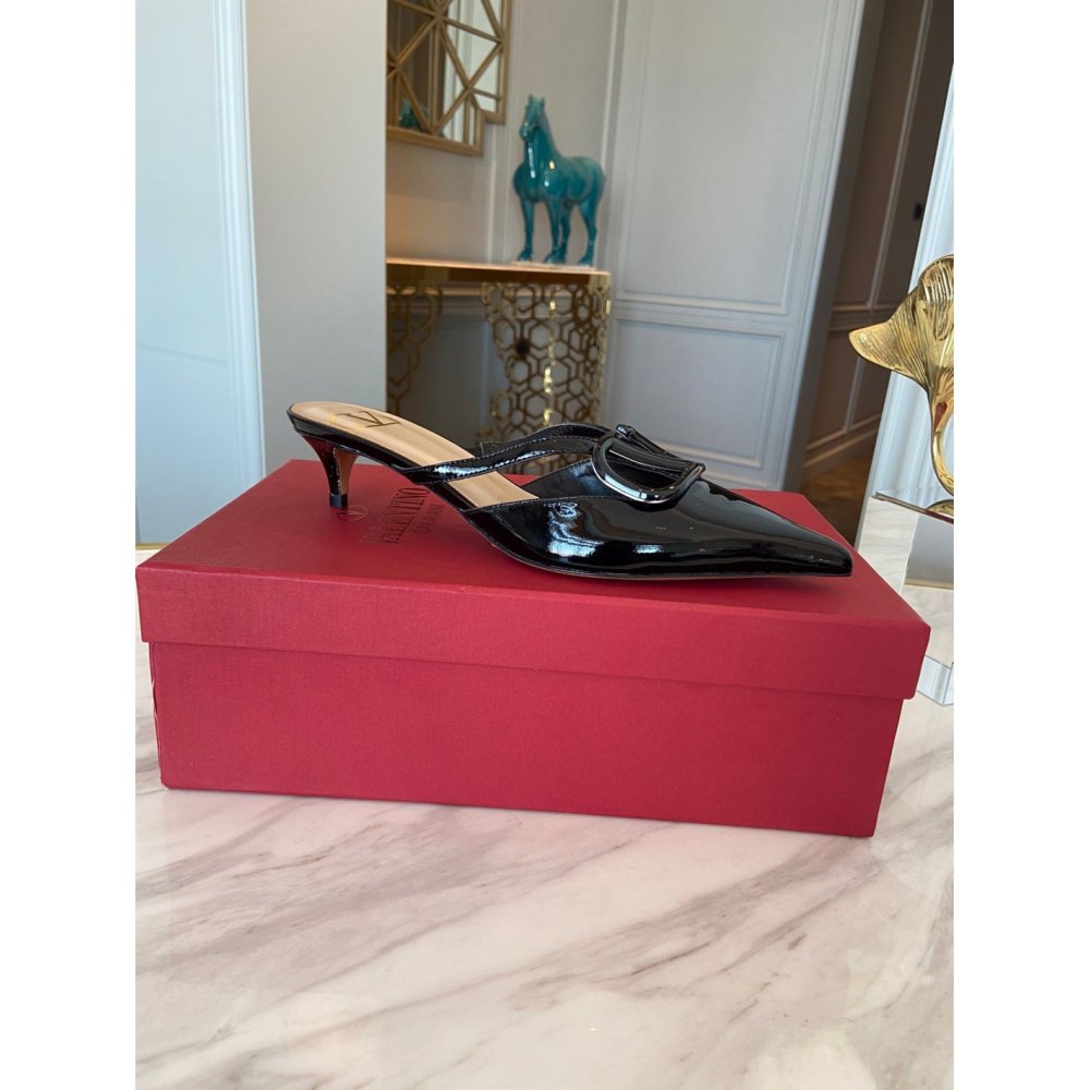 Valentino slippers 004,Valentino Slippers,Slides Slippers,More Brands