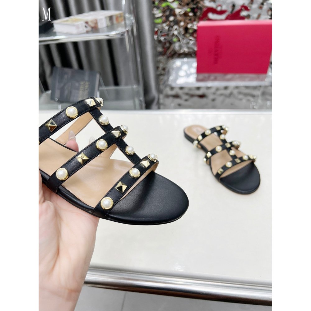 Valentino slippers 124,Valentino Slippers,Slides Slippers,More Brands