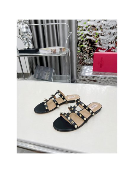 Valentino slippers 124,Valentino Slippers,Slides Slippers,More Brands