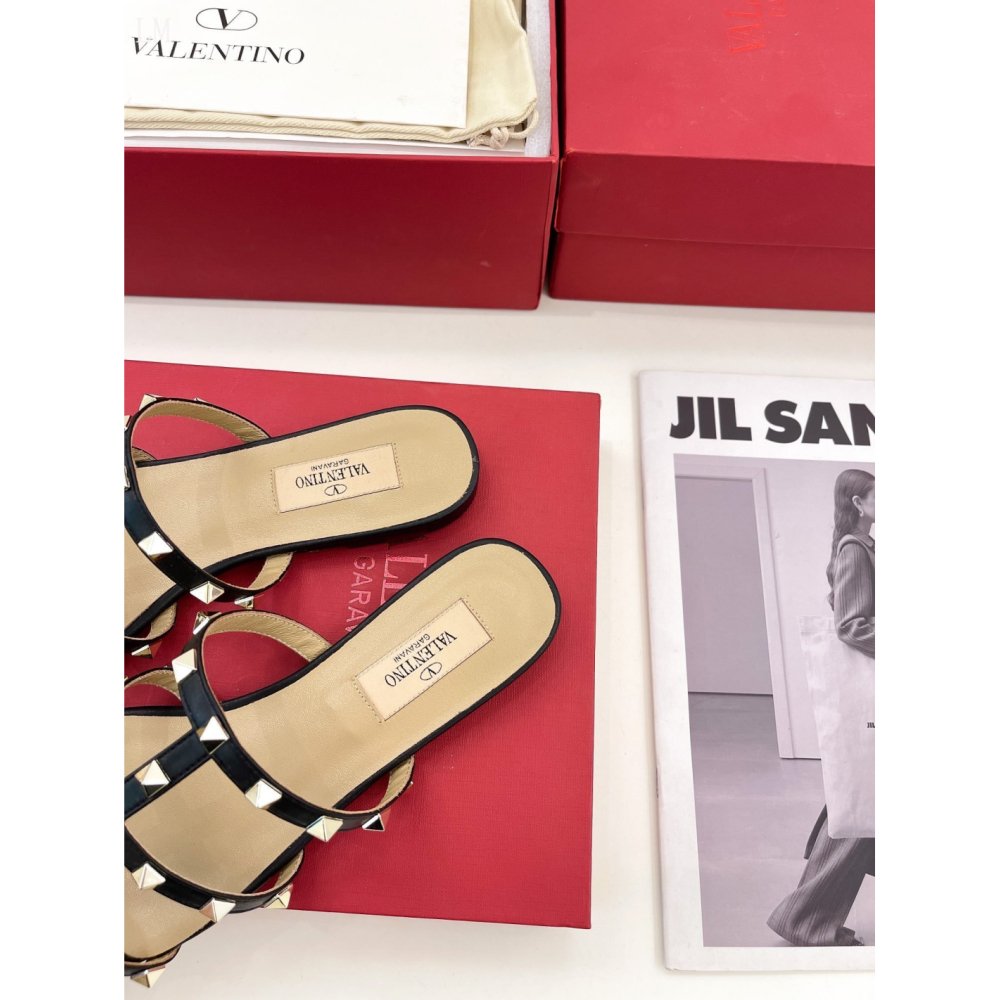Valentino slippers 046,Valentino Slippers,Slides Slippers,More Brands