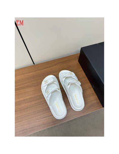 Chanel Slippers 064,Chanel Slippers,Slides Slippers,More Brands