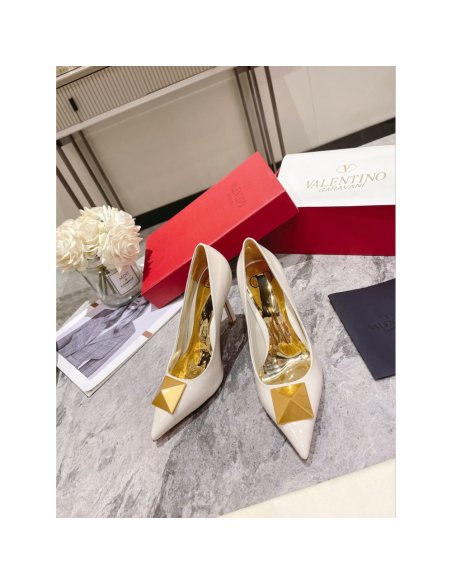 Cheap Reps Valentino One Stud Pumps 100mm In White Patent Calfskin