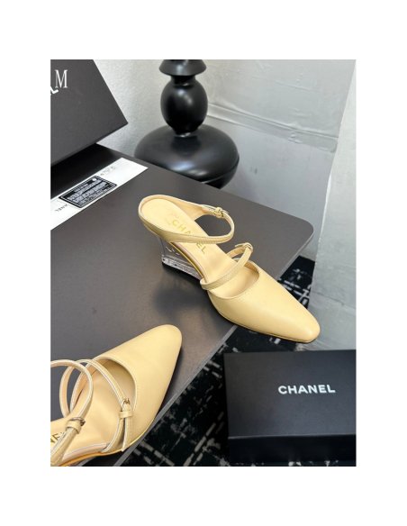 Chanel Slippers 082,Chanel Slippers,Slides Slippers,More Brands