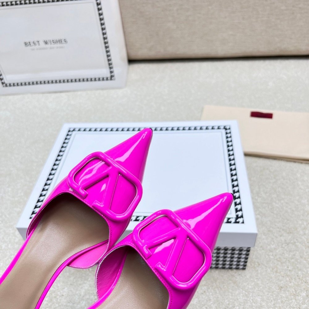Valentino slippers 092,Valentino Slippers,Slides Slippers,More Brands