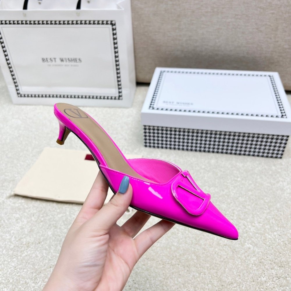 Valentino slippers 092,Valentino Slippers,Slides Slippers,More Brands