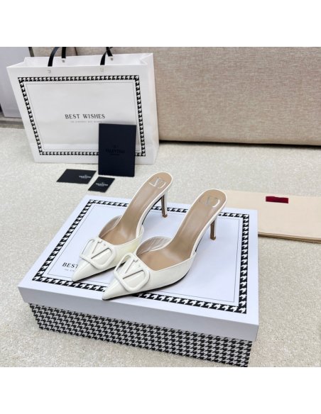 Valentino slippers 094,Valentino Slippers,Slides Slippers,More Brands
