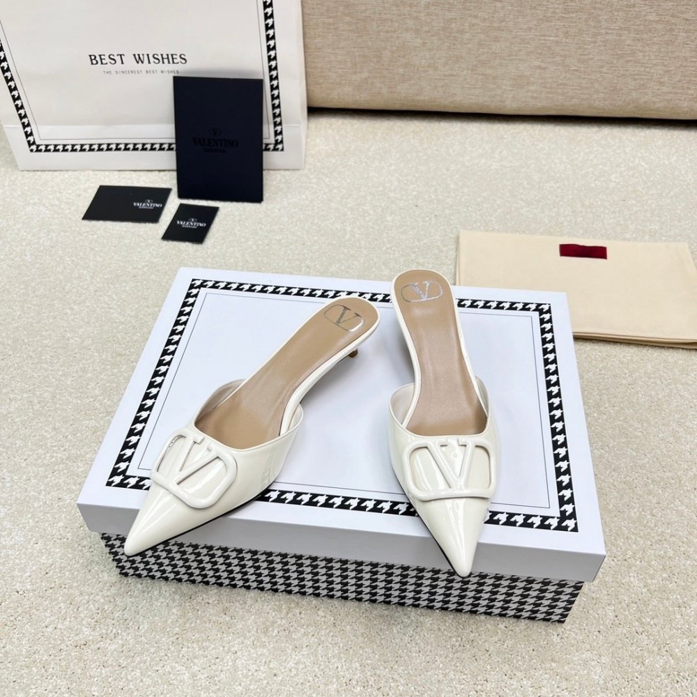 Valentino slippers 094,Valentino Slippers,Slides Slippers,More Brands