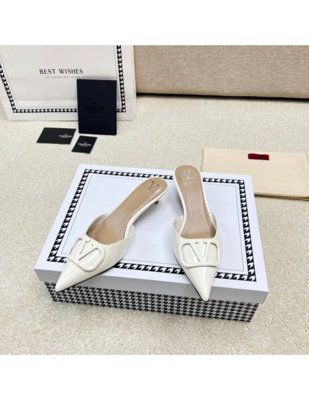 Valentino slippers 094,Valentino Slippers,Slides Slippers,More Brands