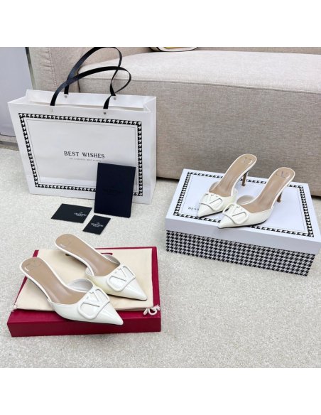 Valentino slippers 094,Valentino Slippers,Slides Slippers,More Brands