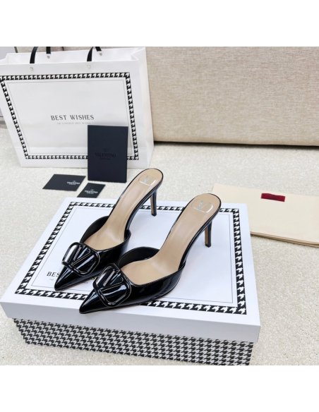 Valentino slippers 095,Valentino Slippers,Slides Slippers,More Brands