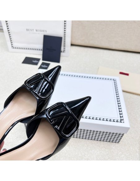 Valentino slippers 095,Valentino Slippers,Slides Slippers,More Brands