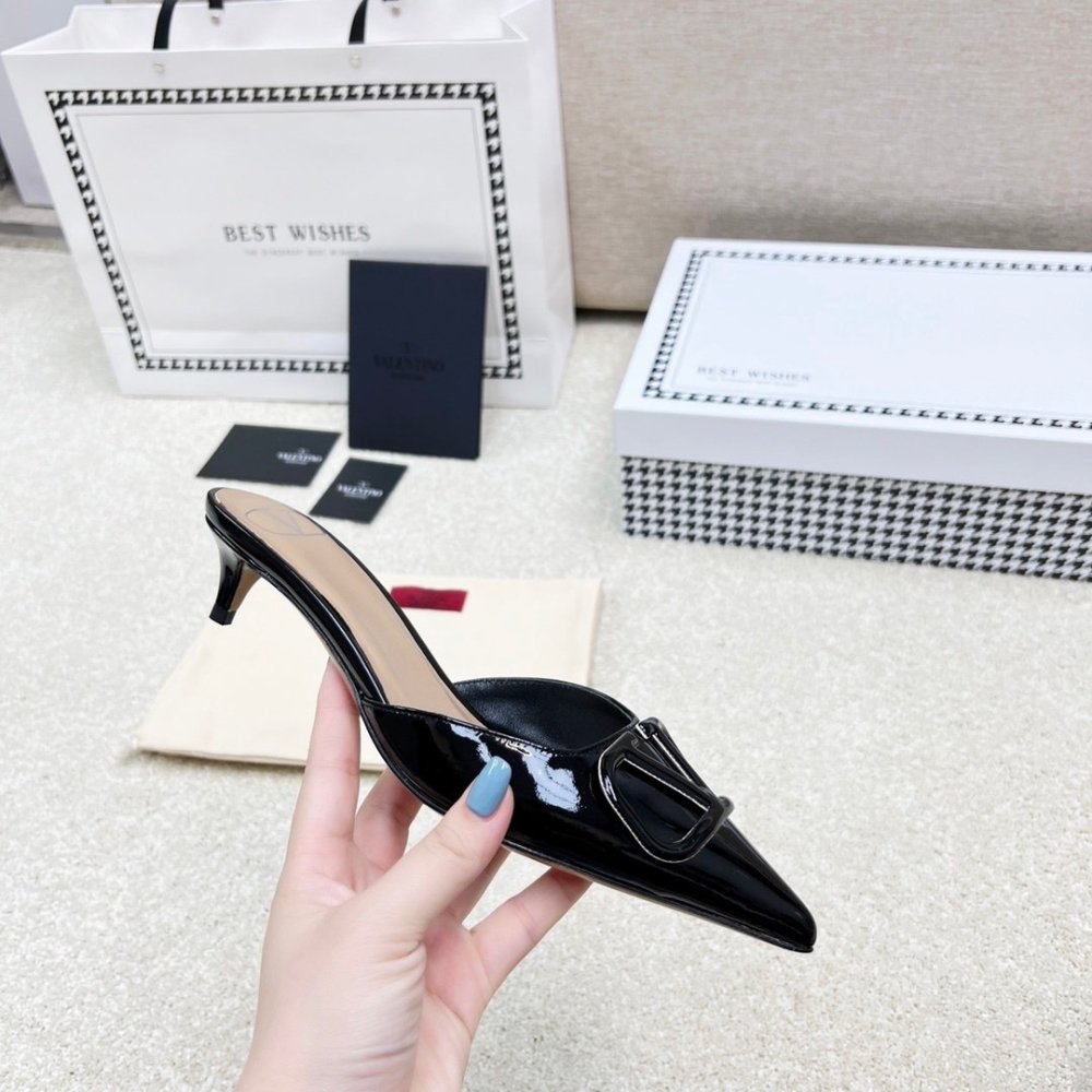 Valentino slippers 095,Valentino Slippers,Slides Slippers,More Brands