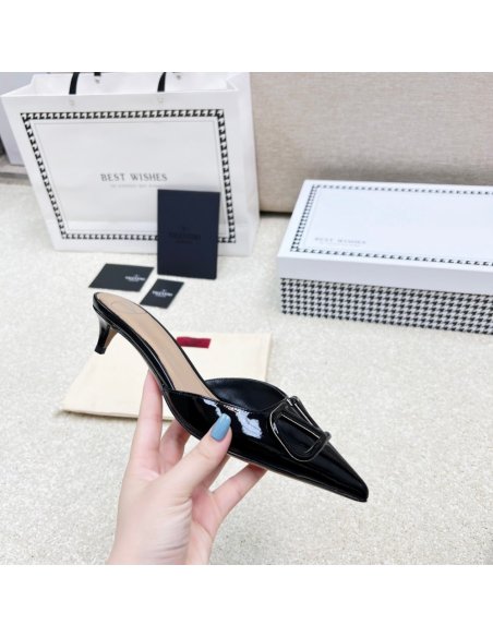 Valentino slippers 095,Valentino Slippers,Slides Slippers,More Brands
