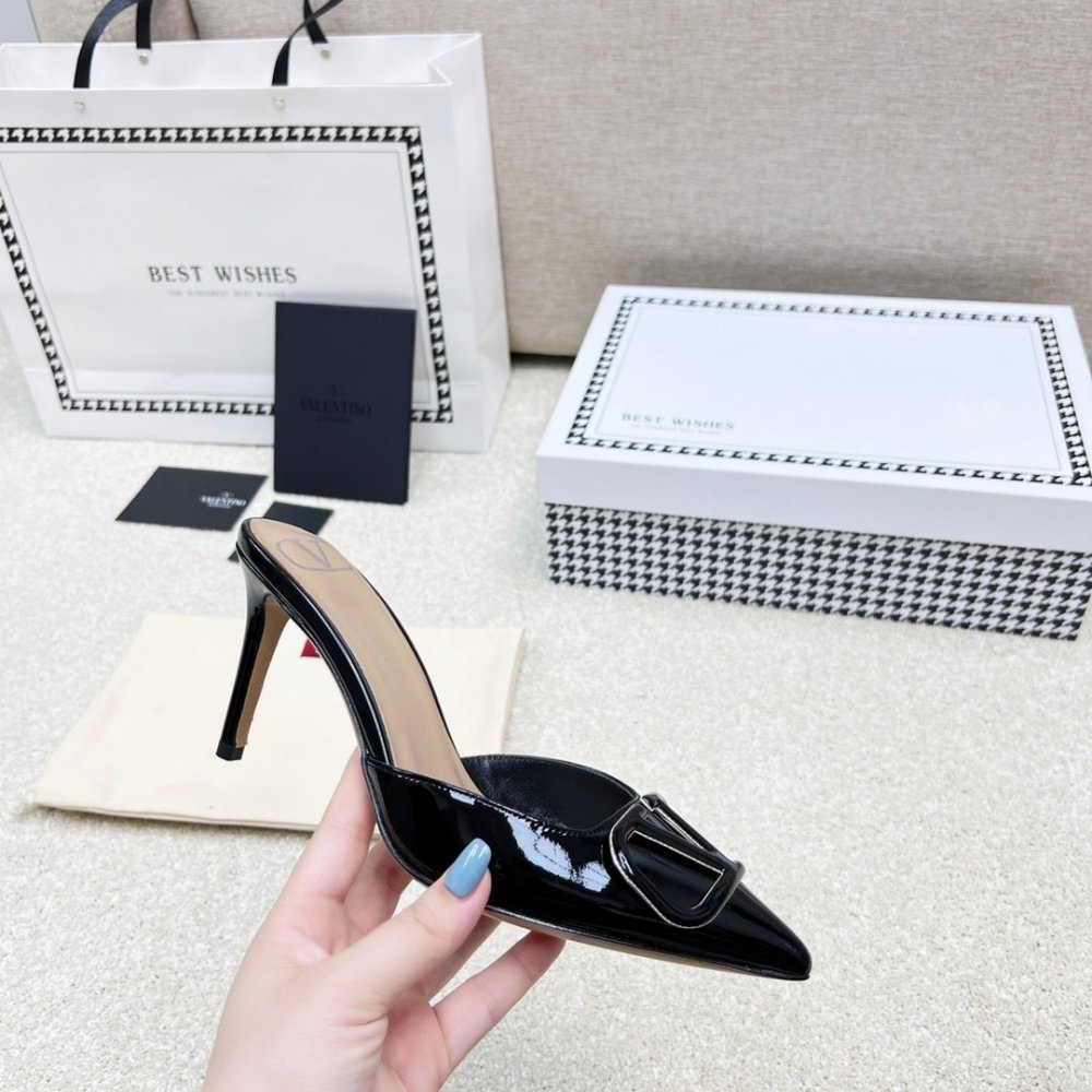 Valentino slippers 095,Valentino Slippers,Slides Slippers,More Brands