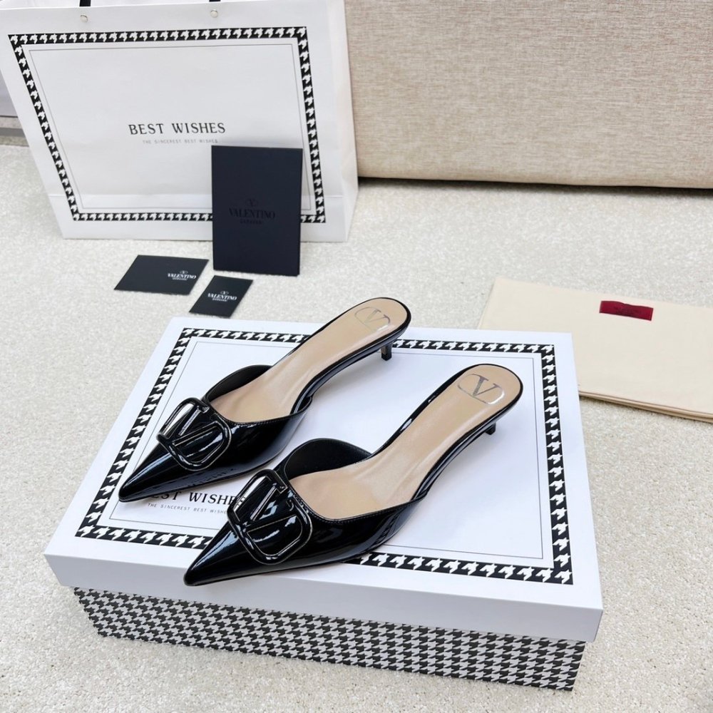 Valentino slippers 095,Valentino Slippers,Slides Slippers,More Brands