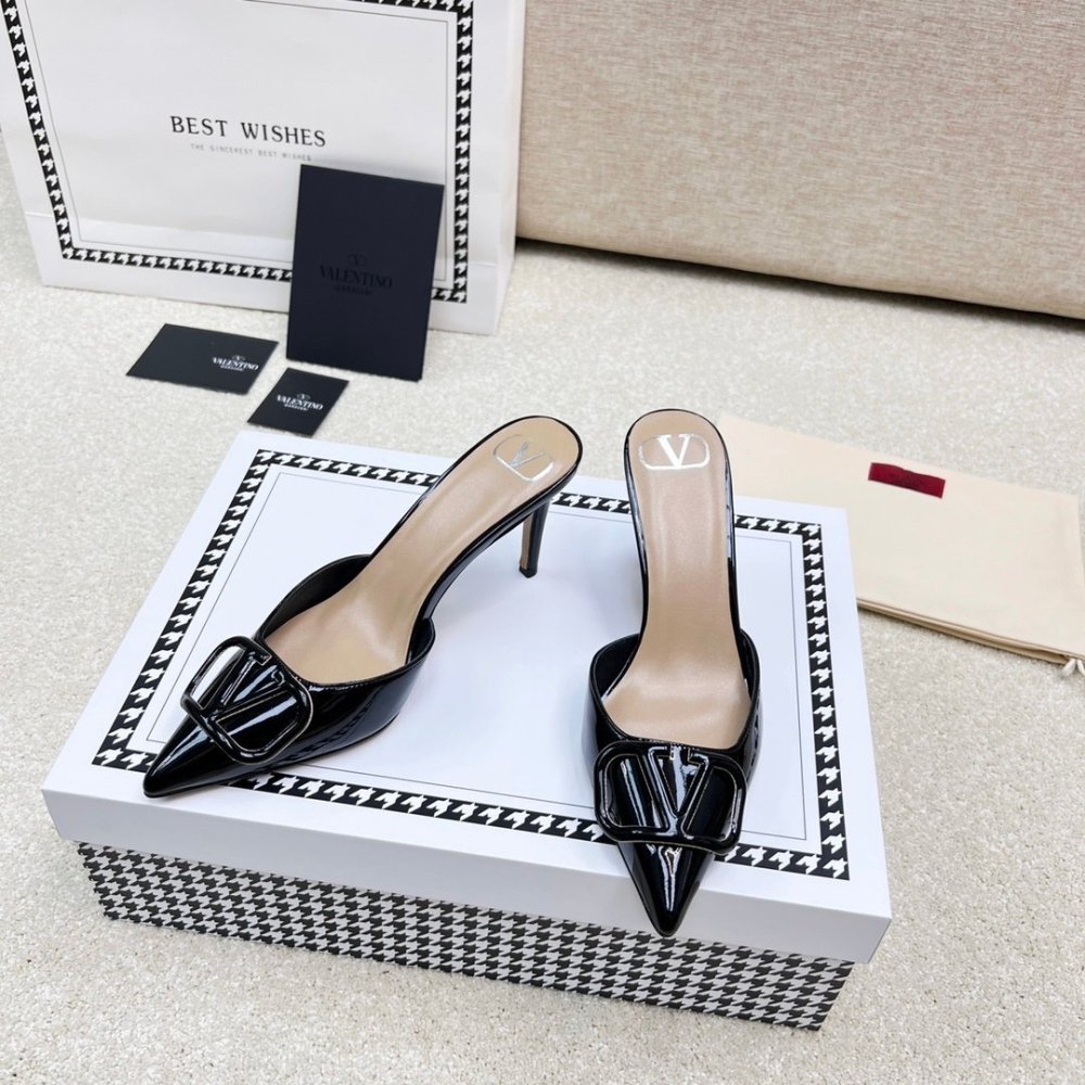 Valentino slippers 095,Valentino Slippers,Slides Slippers,More Brands