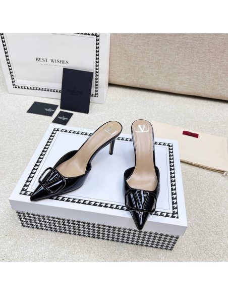 Valentino slippers 095,Valentino Slippers,Slides Slippers,More Brands