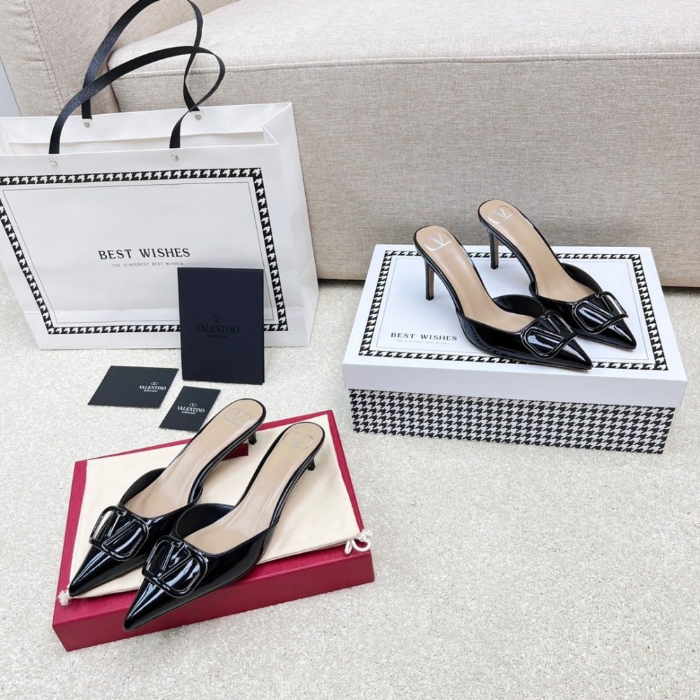 Valentino slippers 095,Valentino Slippers,Slides Slippers,More Brands