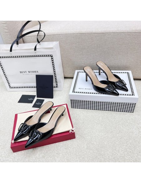 Valentino slippers 095,Valentino Slippers,Slides Slippers,More Brands