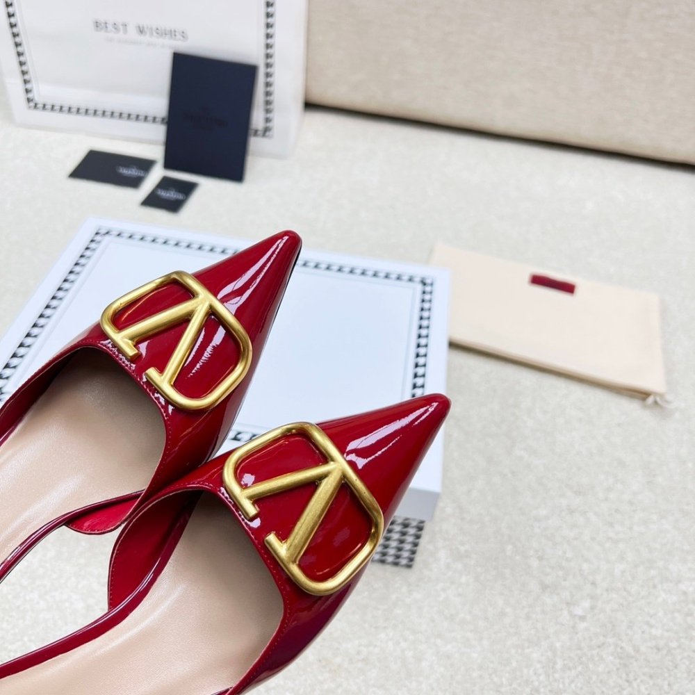 Valentino slippers 097,Valentino Slippers,Slides Slippers,More Brands