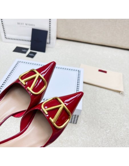 Valentino slippers 097,Valentino Slippers,Slides Slippers,More Brands