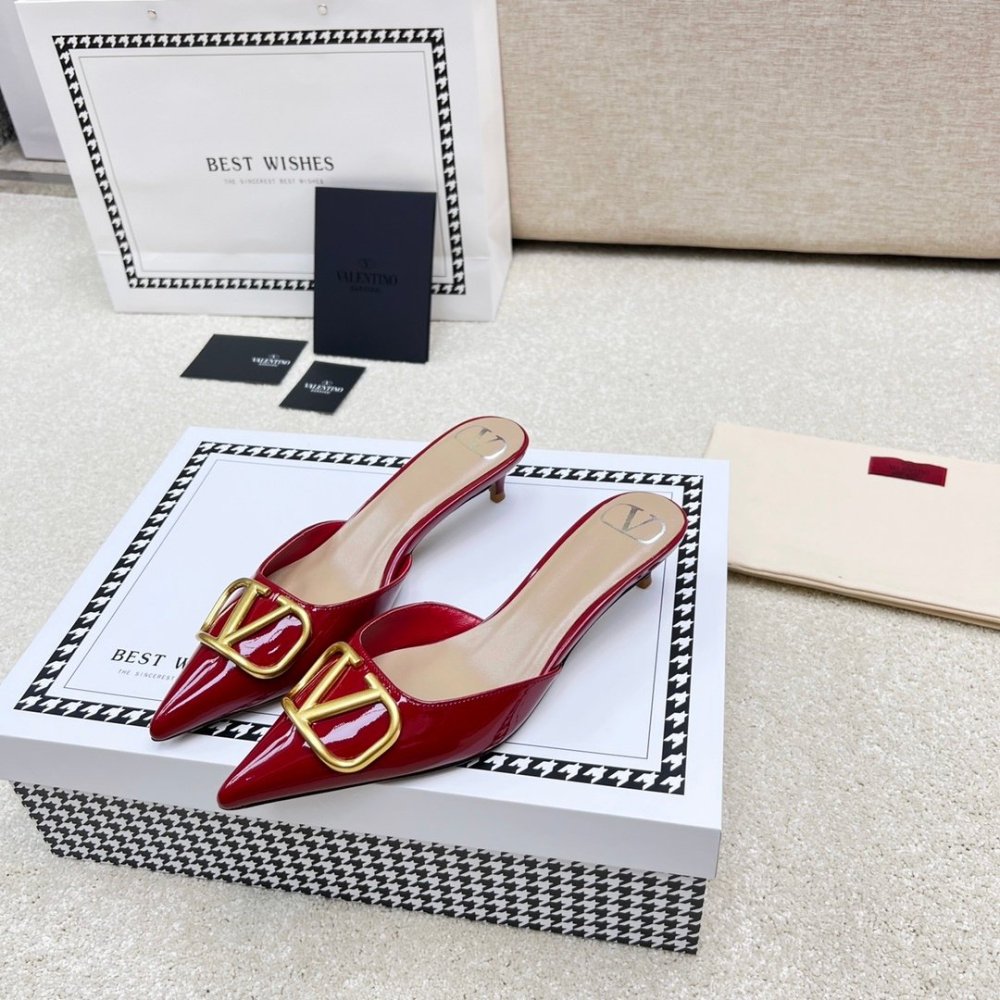 Valentino slippers 097,Valentino Slippers,Slides Slippers,More Brands