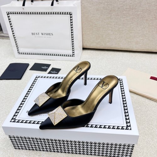 Valentino slippers 100,Valentino Slippers,Slides Slippers,More Brands