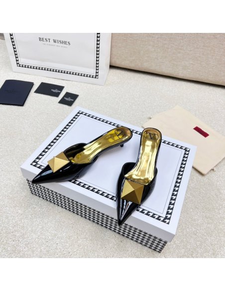 Valentino slippers 103,Valentino Slippers,Slides Slippers,More Brands